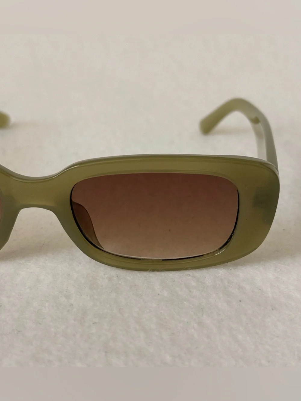 Urban Outfitters Sausalito Rectangle Sunglasses in Olive Green One Size